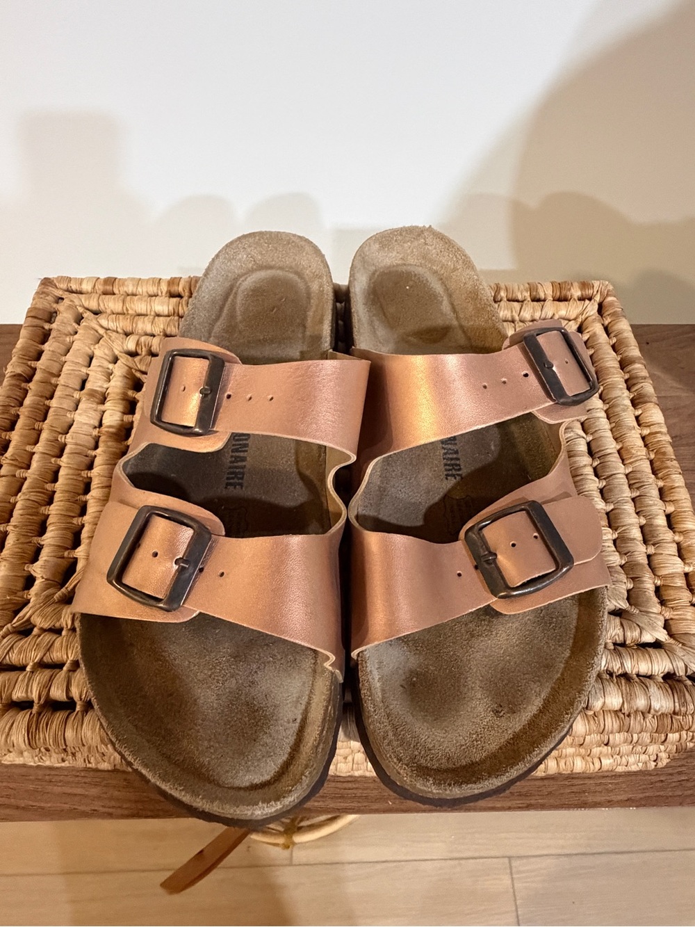 Cushionaire Women's Lane Cork Footbed Sandal Rose Gold Metallic 10